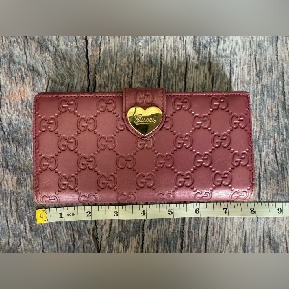 Gucci Rose Embossed Leather Wallet - Picture 7 of 10